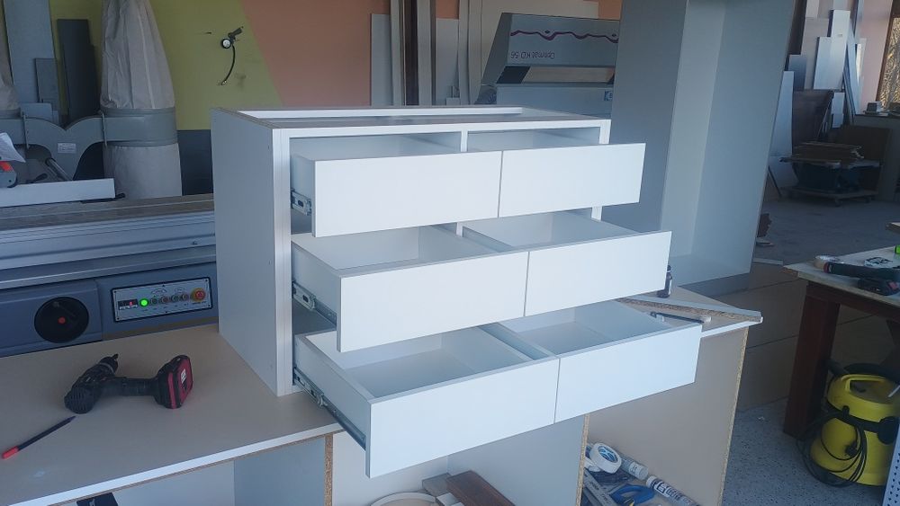 Мебели по поръчка