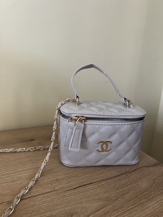 Чанта Chanel бяла