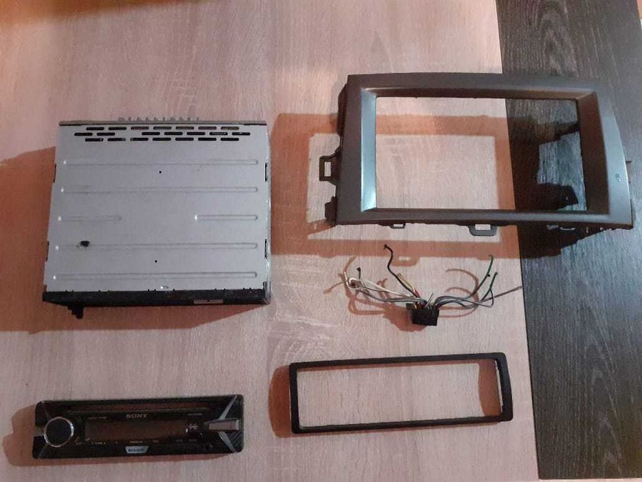 Продается магнитола SONY X-Plode.