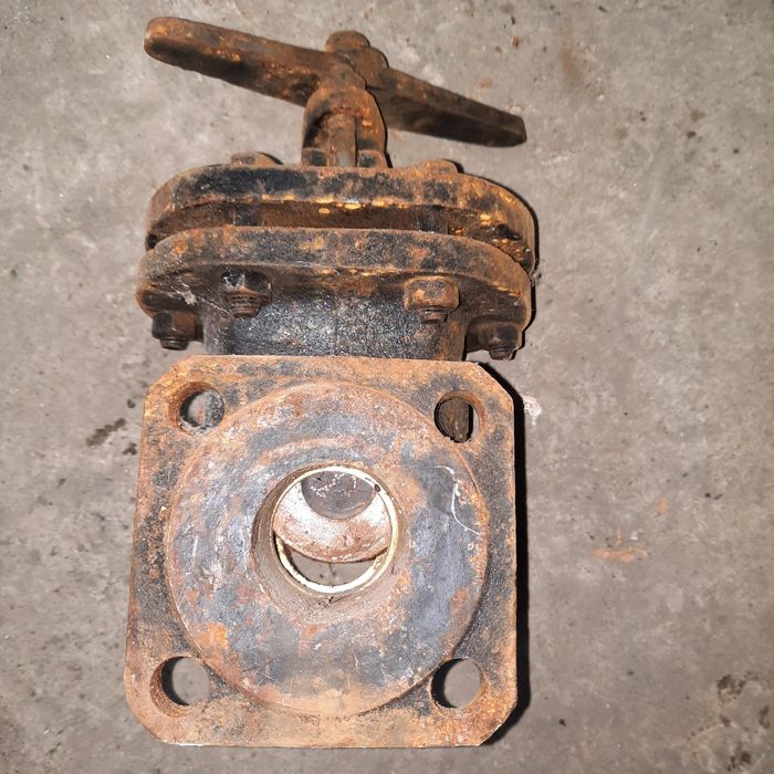 Продам задвижку, не устанавливалась