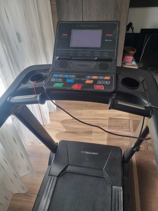 Vând banda alergare electrica Techfit mt300
