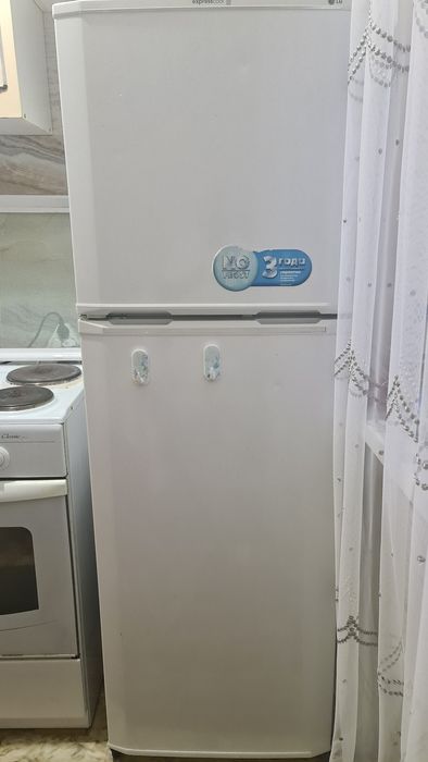 Продам рабочий холодильник