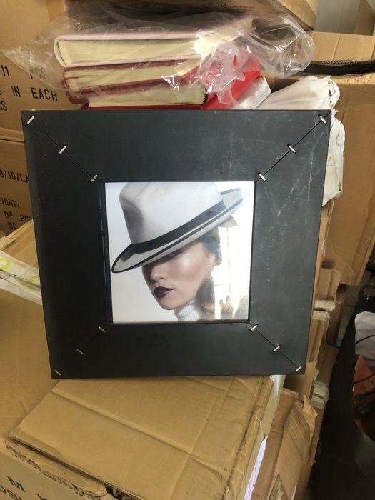 Rame foto inbracate in piele