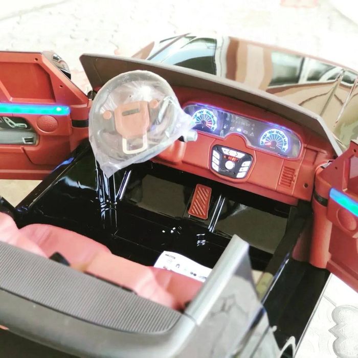 Большая и красивая детская машина Renj 4x4 электромобиль с пультом EVA