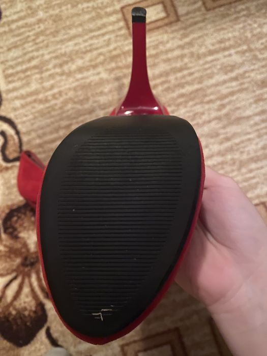 Червени Токчетаа