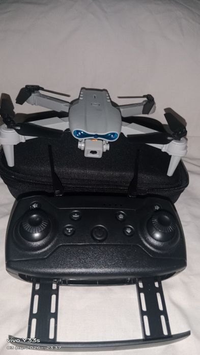 Продам дрон новый E88