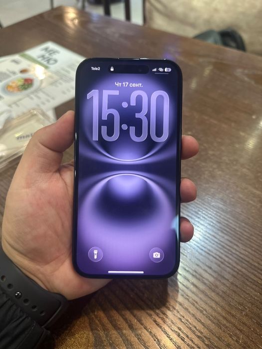 iPhone 16 в отличном состояний