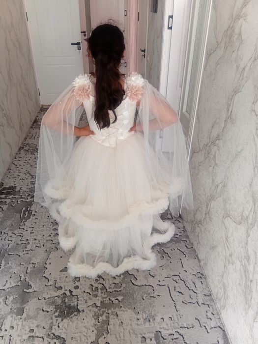 Qizlar uchun vecherniy ko'ylak