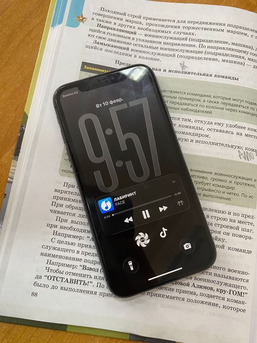 Продам айфон 11 128 гб