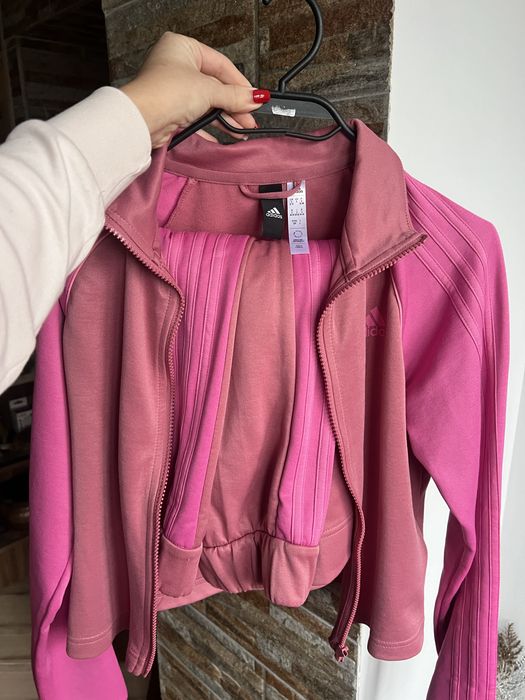 Чисто нов екип Adidas