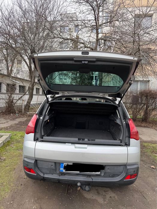 Vand masina personala Peugeot 3008 an 2012 motor 1.6 hdi (9hr 112cai)