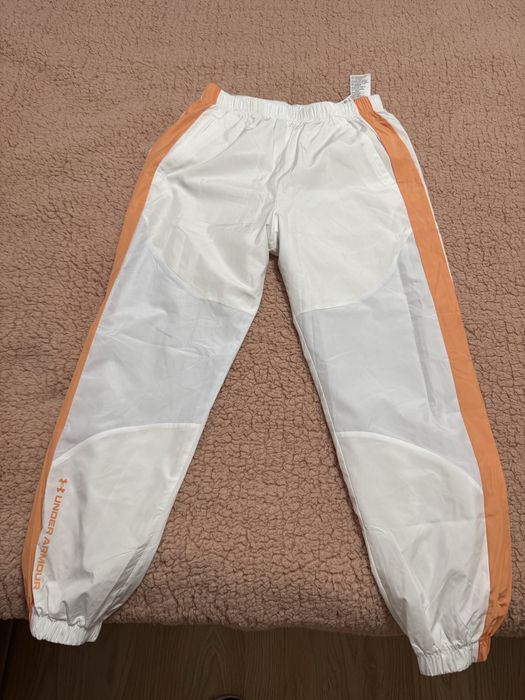 Спортен панталон Under Armour