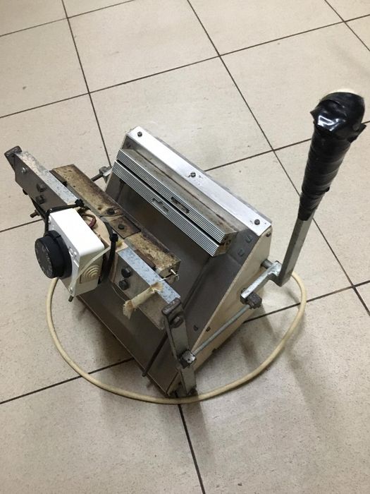 термоспояваща лепачка за найлонови и алуминиев пликове