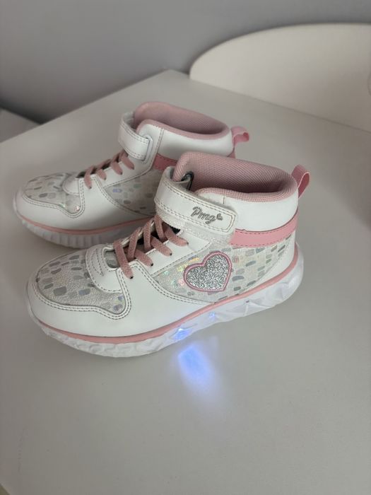 Детски пролетни  светещи обувки Primigi