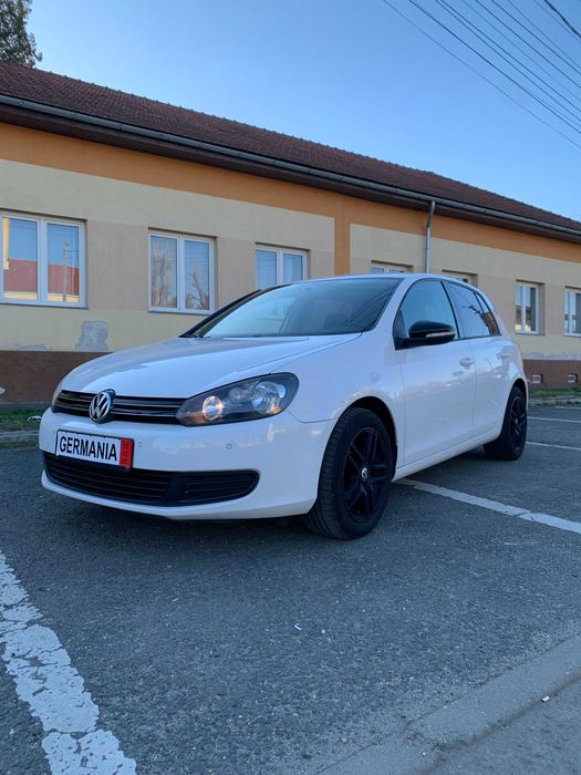 VW Golf 6 2011 / 02 EURO 5 1.6 MPI 102 cp Alb Perlat + Shadow Line TOP