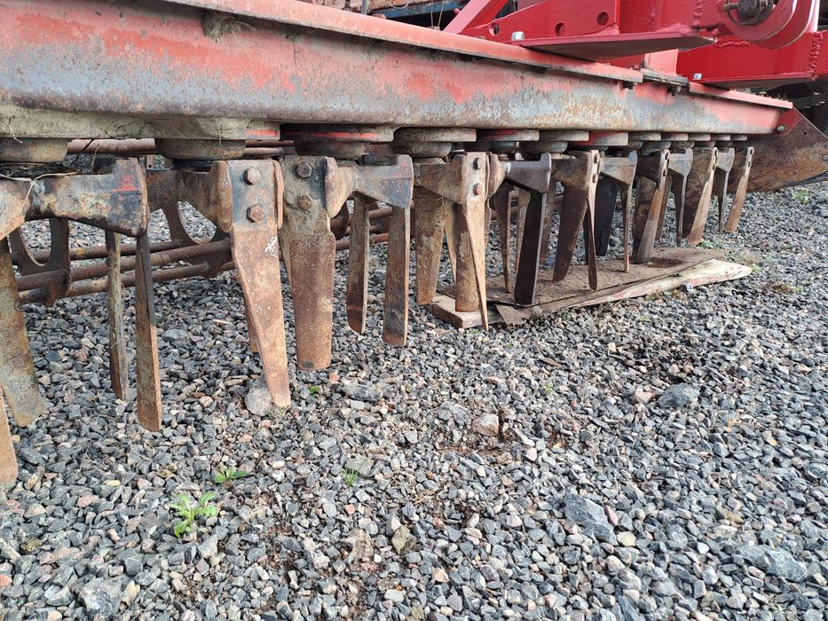 Freza grapa rotativa