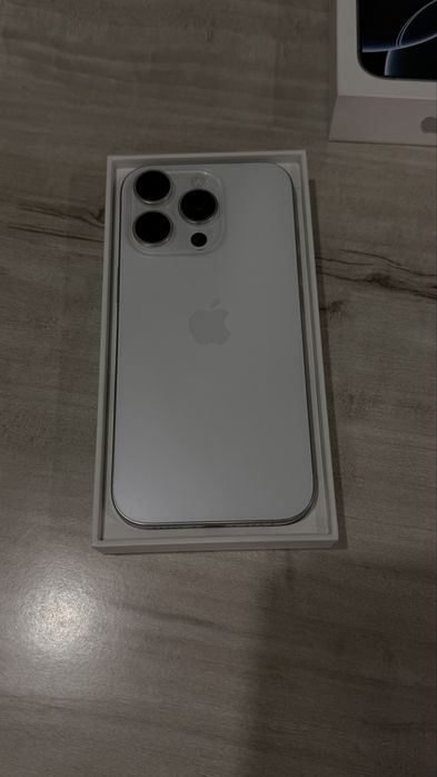 Iphone 16 pro,256GB, белый титан