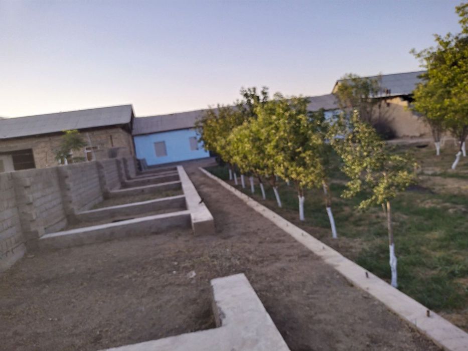 Ховли сотилади ...