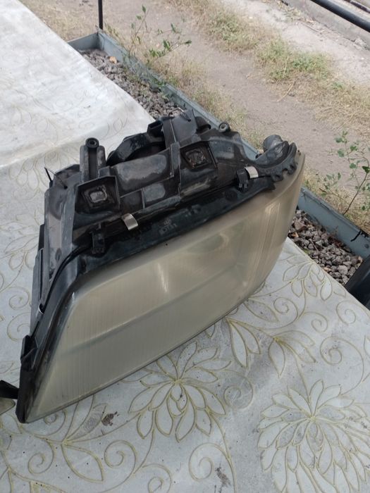 Продаю фары Audi A6 C5