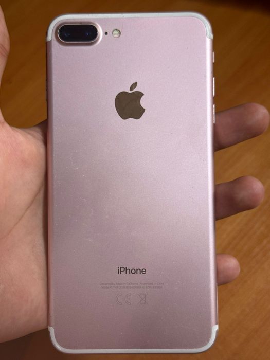 Продам iPhone 7 plus