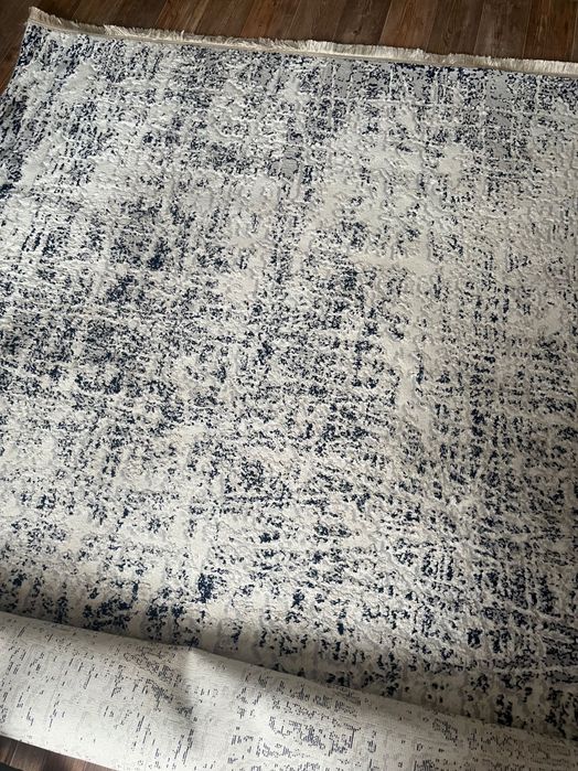 Продам ковер в хорошем состоянии