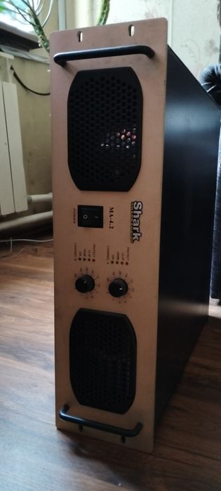 Профессиональный усилитель мощности звука