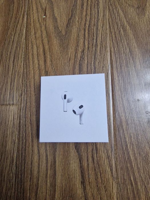 Apple AirPods (generația a 3-a) cu carcasă MagSafe