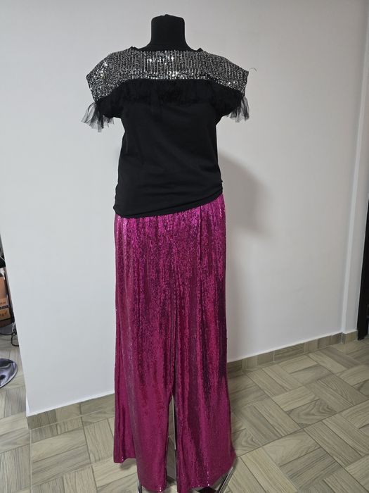 Pantaloni fucsia cu paiete, model cu buzunare, prezinta captuseala