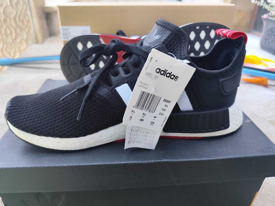 Мъжки маратонки  ADIDAS NMD R1   Оригинални   EU44