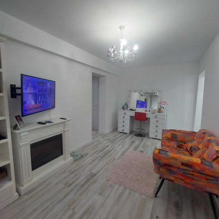 Persoana fizica închiriez apartament cu 2 camere zona Podu de piatră