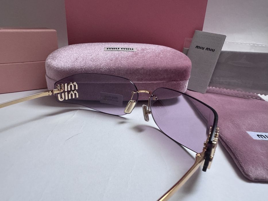 Ochelari de soare Miu Miu MUA51S 75-14 110, Noi