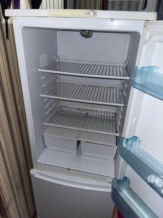 Холодильник Бирюса