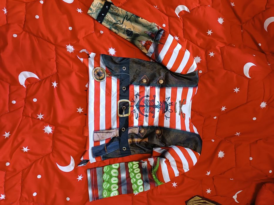 Vând costume pentru copii, pentru serbare, carnaval