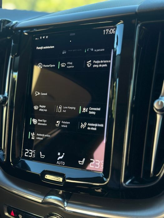 Volvo xc60 2021 facelift.
