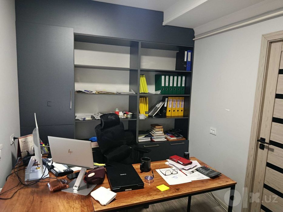 Bodomzorda 65 m² tayyor jihozlangan ofis ijaraga — mebelsiz xarajatsiz