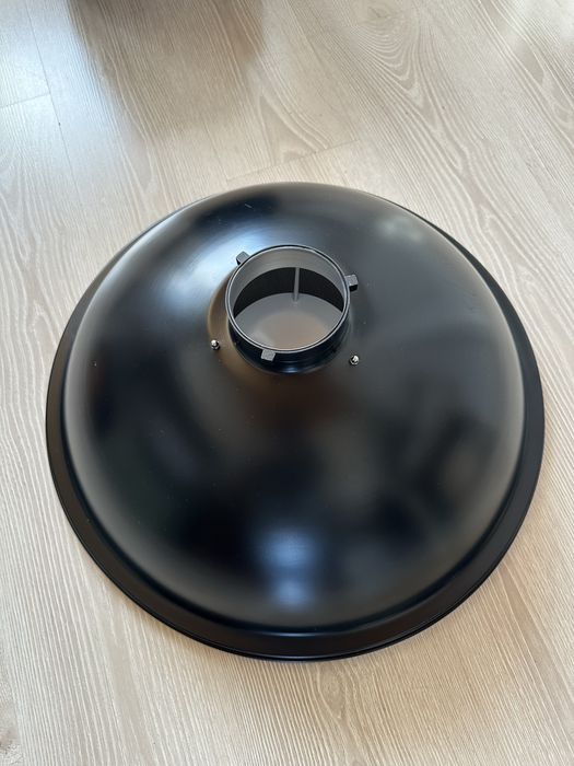 Modificatori lumina foto: Strip softbox, octobox, beautydish