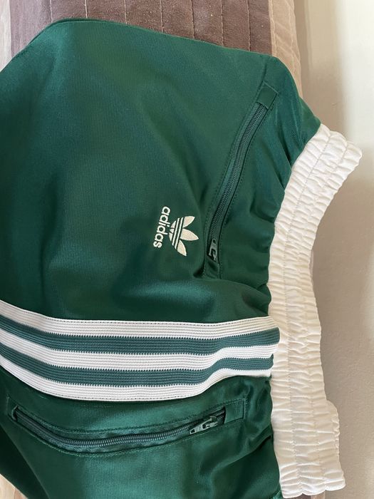 Чисто ново долнище АДИДАС.