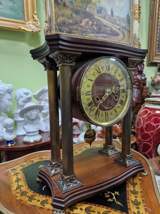 Прекрасен антикварен немски каминен часовник