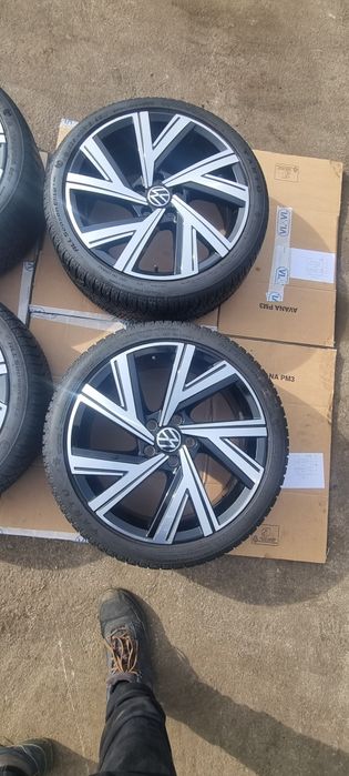 Jante VW GOLF 8 Bergamo R18