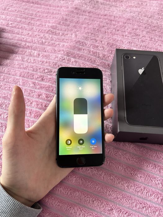 Продам Айфон 8 64gb 72%