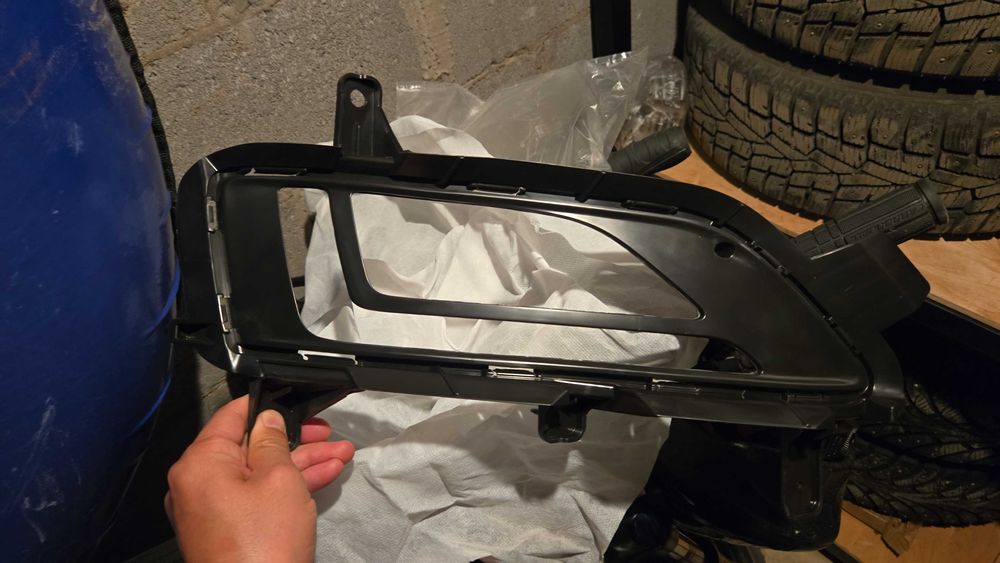 Накладка ПТФ правая