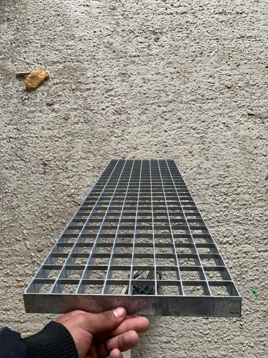 Trepte zincate 88x24