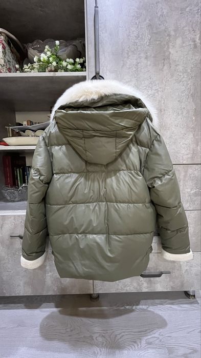 Зимняя куртка на пуху