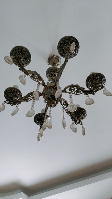 Продам люстра срочно