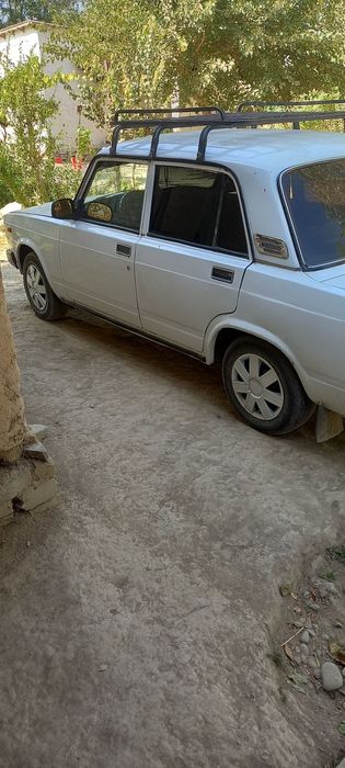 Vaz 2107 sotiladi