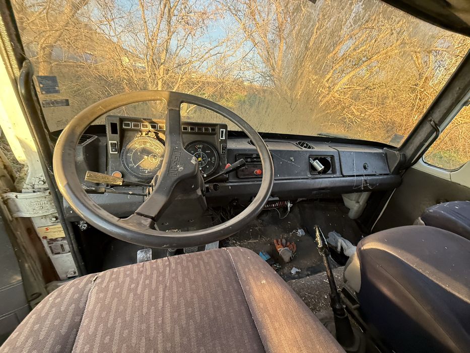 Бус Nissan L80.14 на части или цял