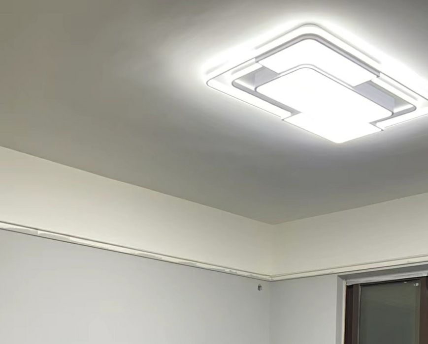 Продам люстры айфон срочно