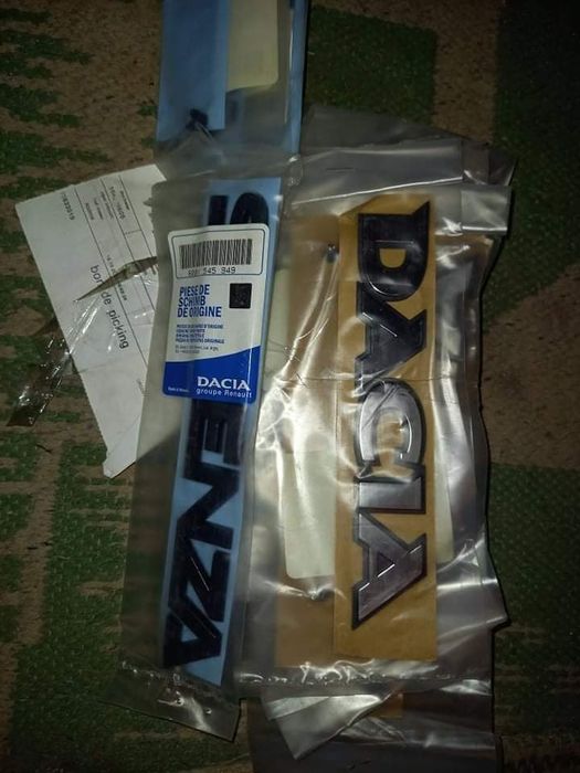 Embleme noi orig dacia solenza cutie viteze bare set motor stop haion