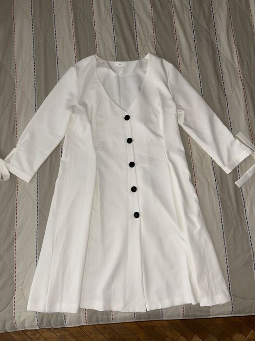 Бяла рокля с копчета