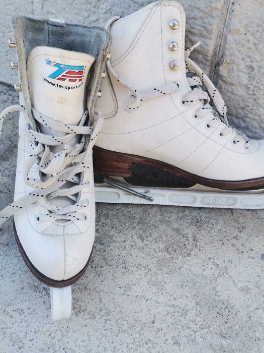 Коньки фигурные кожаные теплые оригинал